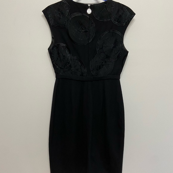 Elie Tahari Black Wool Cocktail Dress with embroidered flowers - Picture 3 of 11